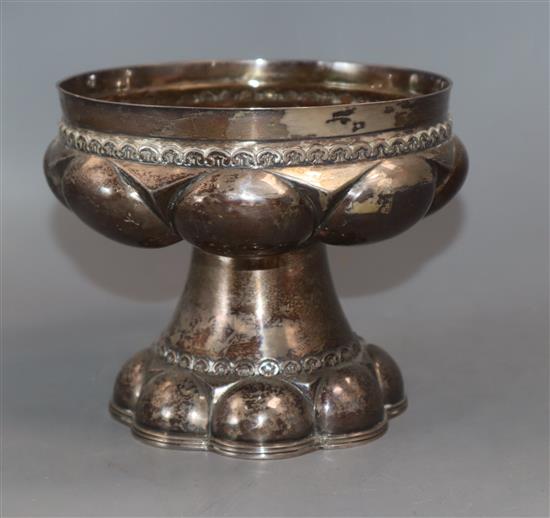 An Edwardian silver lobed pedestal bowl, by Nathan & Hayes, Chester, 1906, 12 oz.